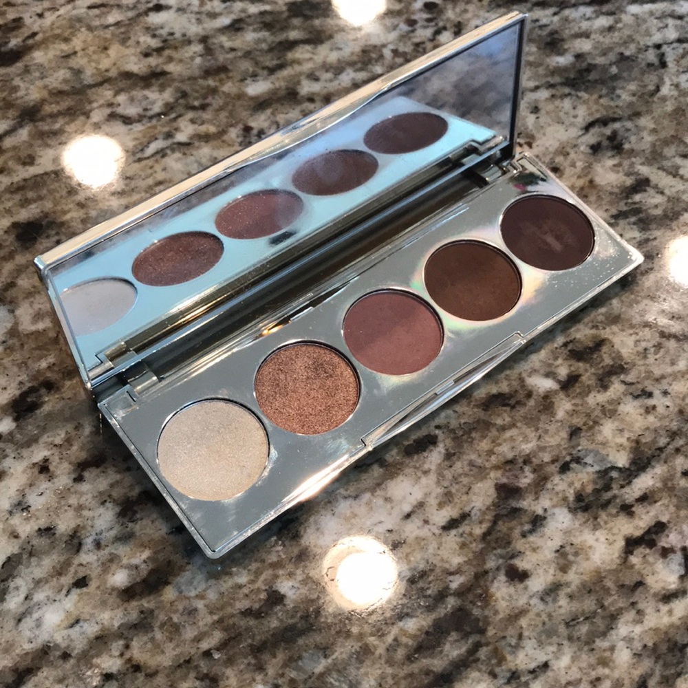 LIMITED EDITION Jaclyn Hill x Becca Eyeshadows